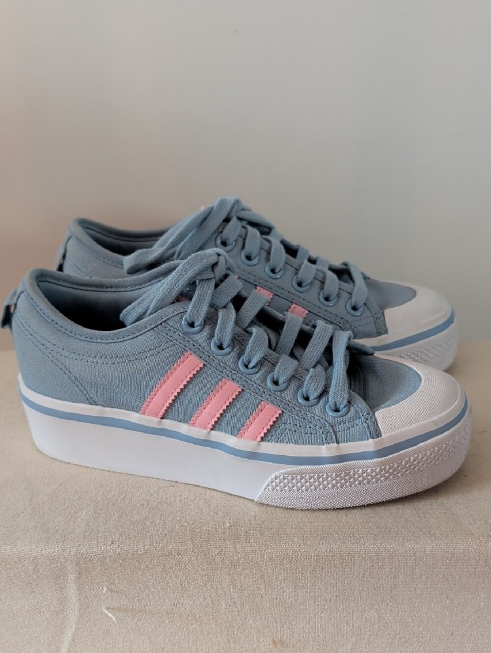 Adidas WmnsB Nizza Platform. "Altered Blue Bliss Pink.